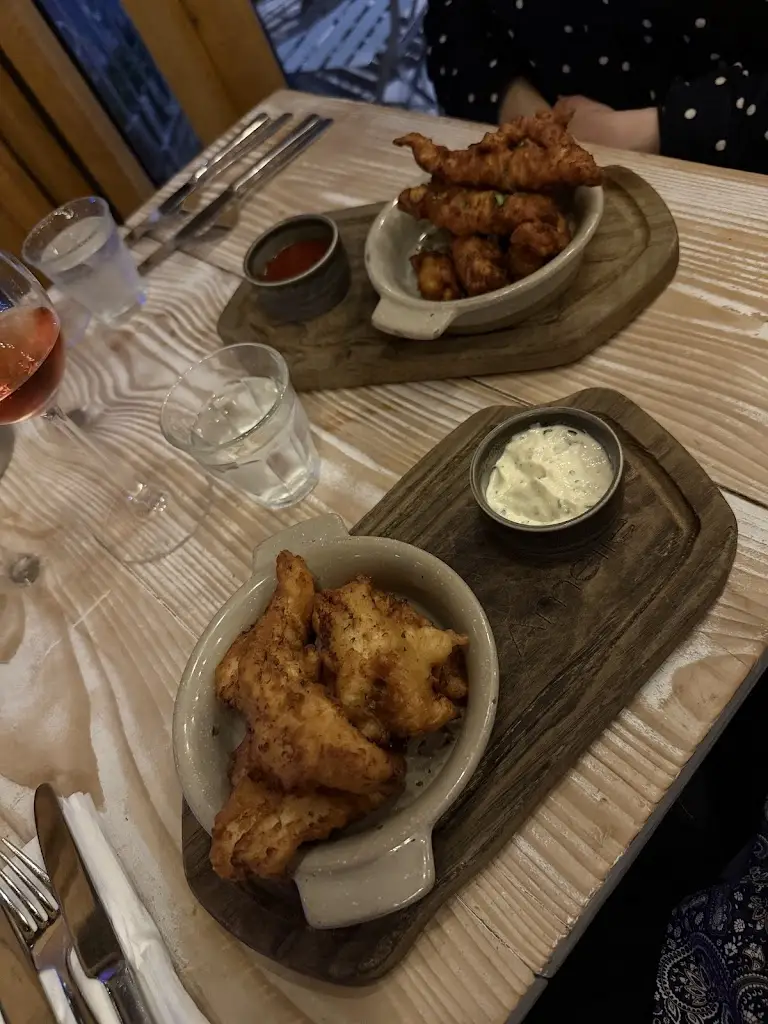 Tony Bates (babblingbates)_Amélie_Germoe_review