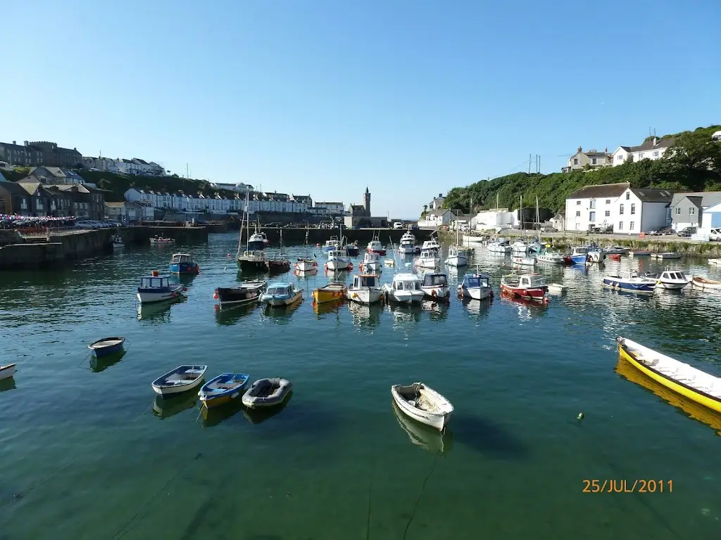 The Square At Porthleven_Germoe_slider_image_3