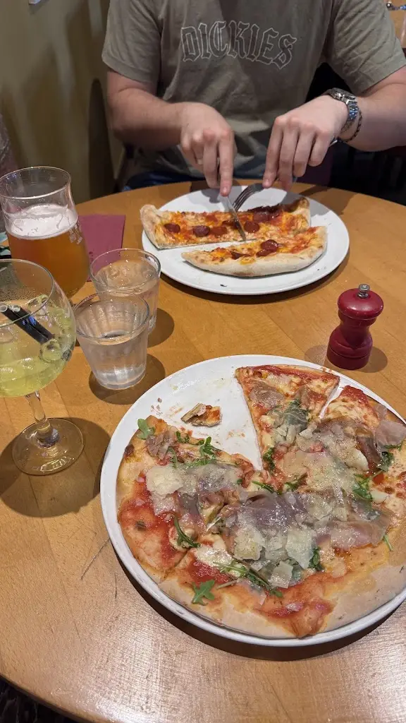 Cicely Fry_Piazza Firenze - Godalming_Godalming_review