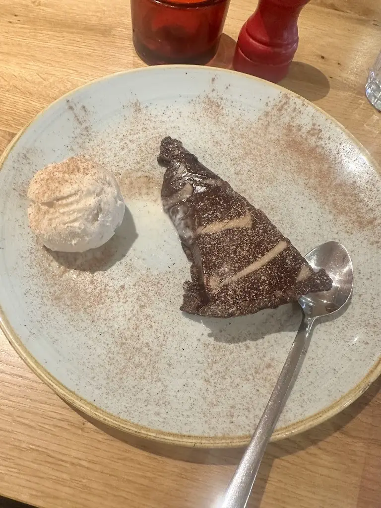 Denisa Bal._Piazza Firenze - Godalming_Godalming_review