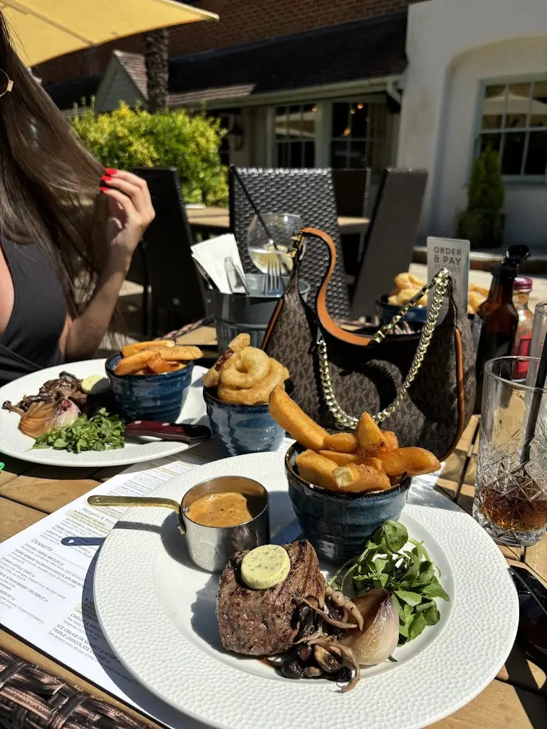 Michaela Jade_Inn On The Lake Godalming_Godalming_review