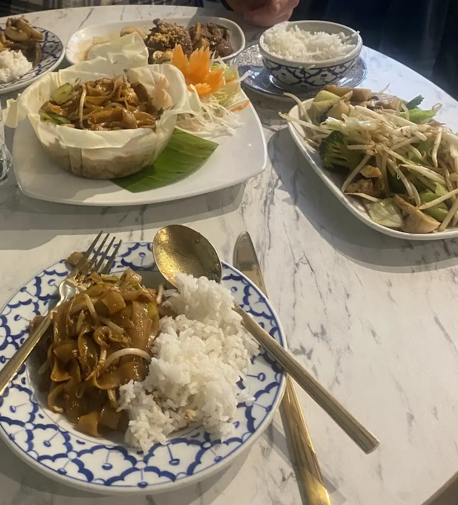 Dark Noiz_The Greedy Elephant_Godalming_review