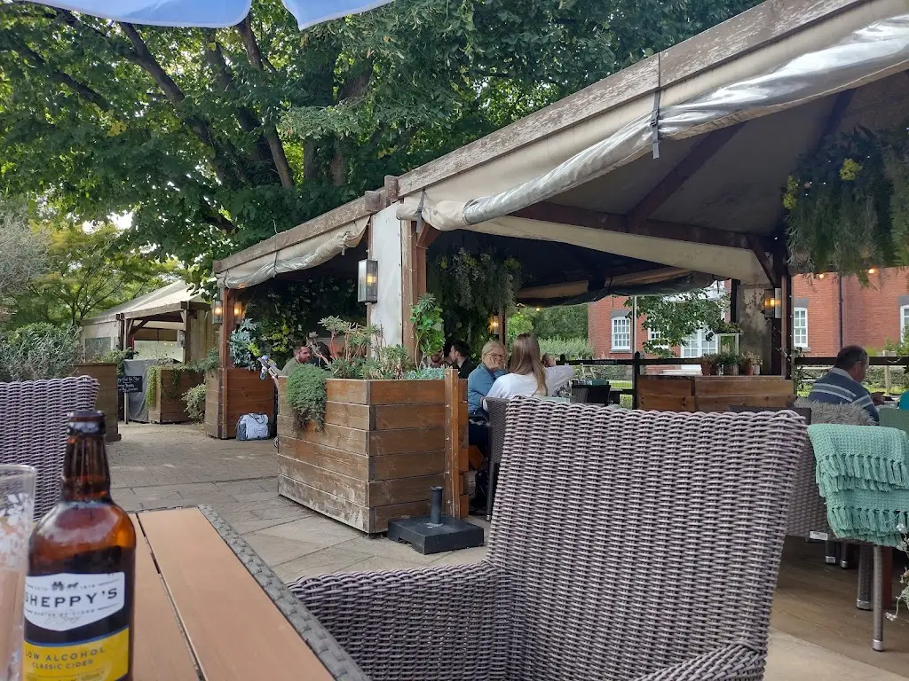 The Stag on the River_Godalming_slider_image_3