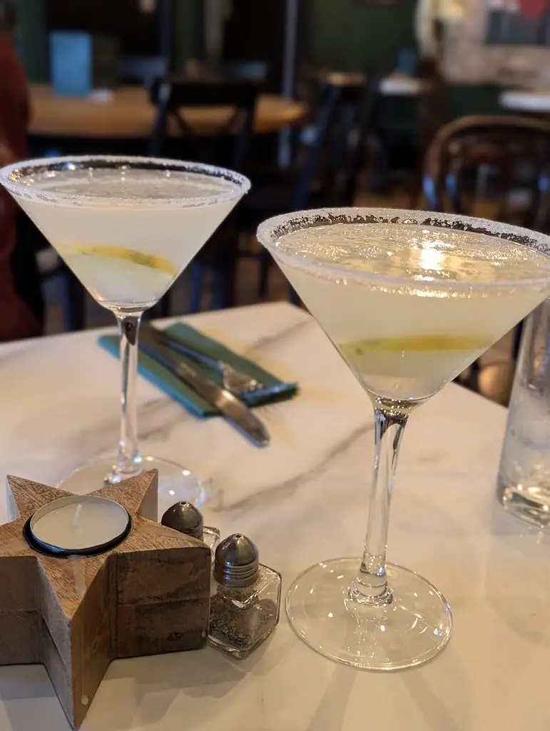 Tanya Edwards_Huskins_Godalming_review