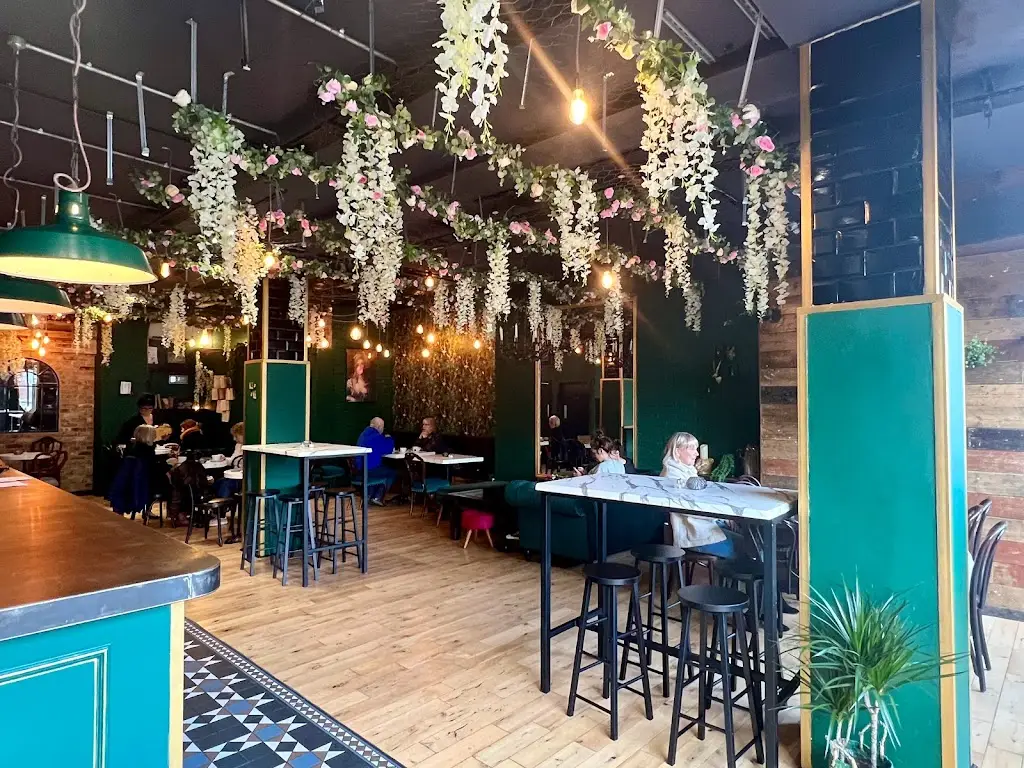 Huskins restaurant in Godalming