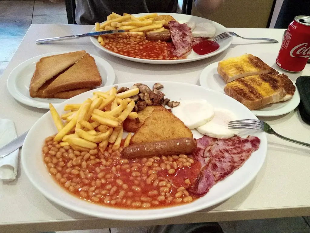 Adam Midderigh_Godalming cafe_Godalming_review