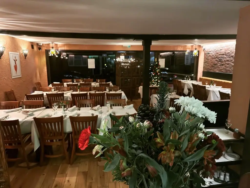 Farncombe Tandoori Restaurant restaurant in Godalming