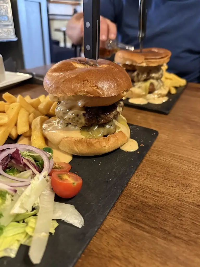 Queen Anne Pub_Golborne_slider_image_2