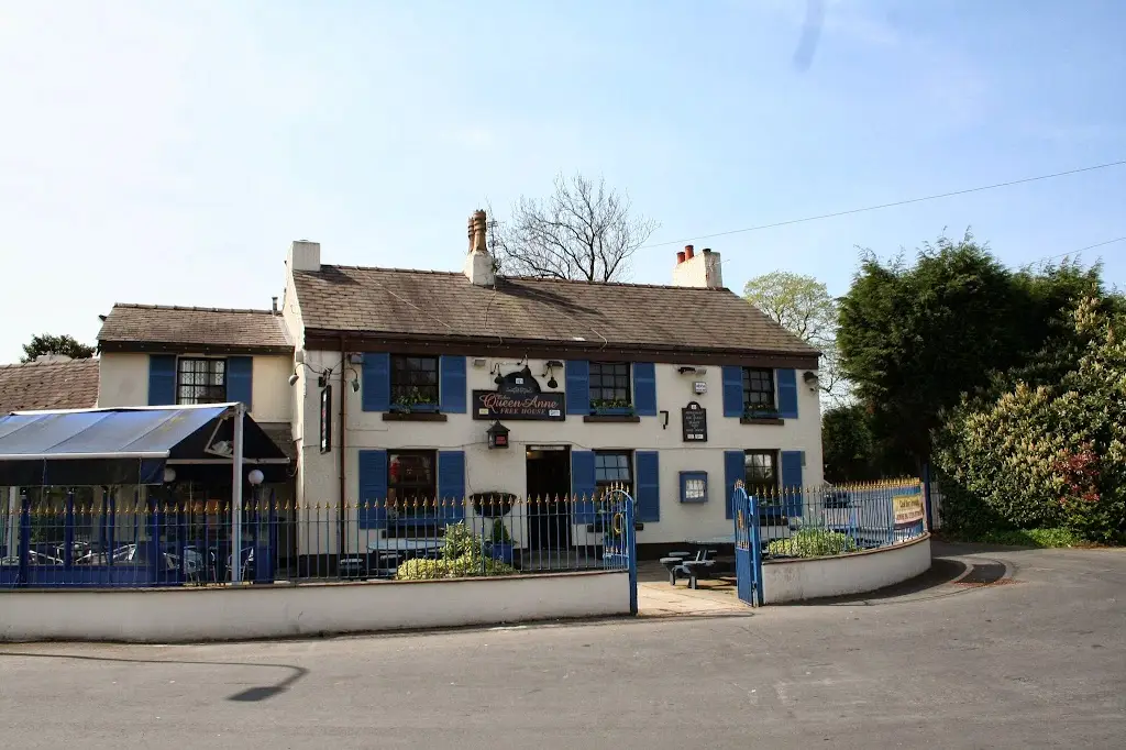 Queen Anne Pub_Golborne_slider_image_3