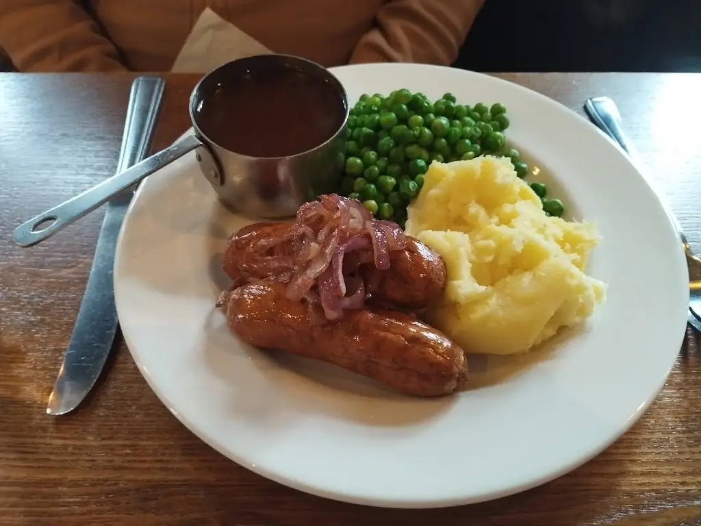 ian mitchell_Three Ponds_Awsworth_recensione