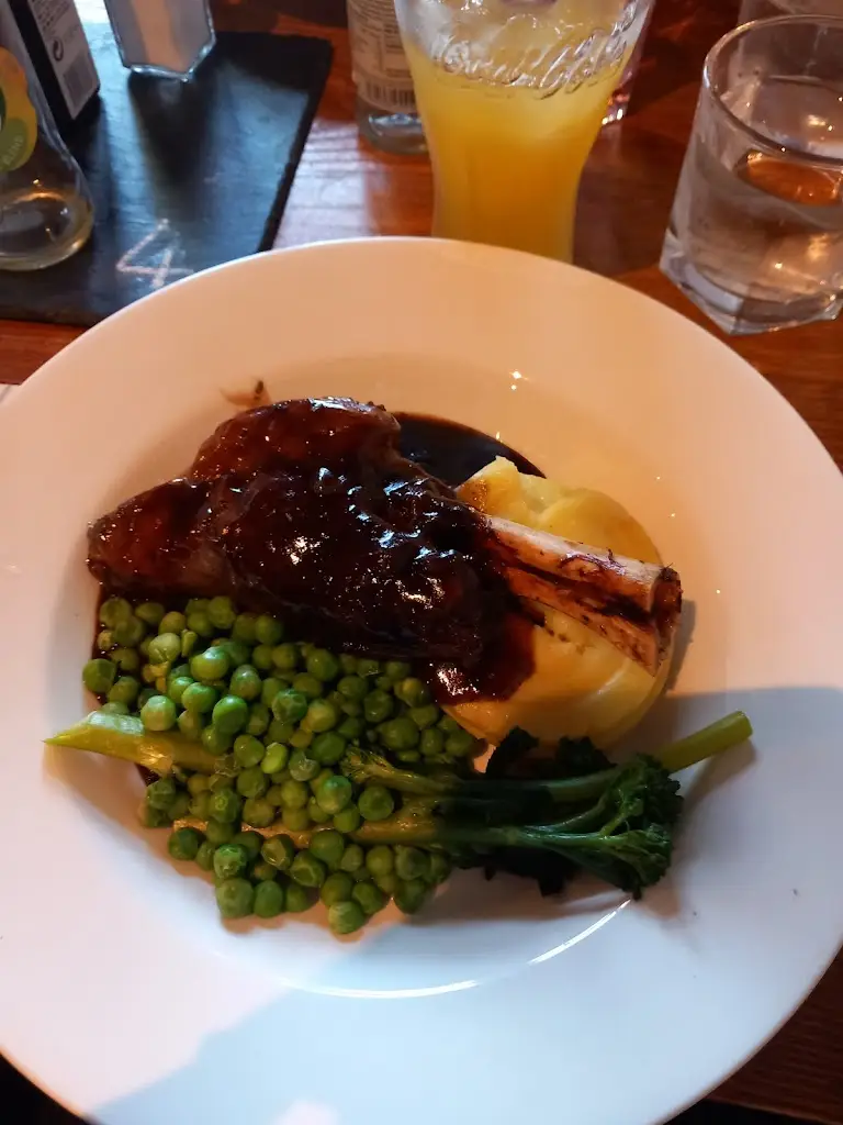 Joanna Ridd_Three Ponds_Awsworth_recensione