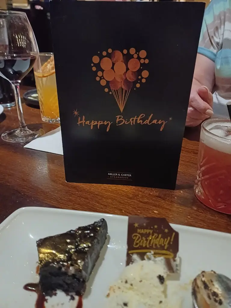 Donna Marie_Miller & Carter Lowton_Golborne_review