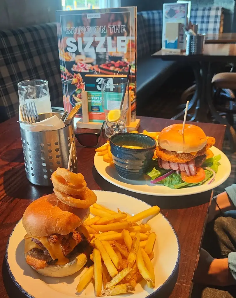 Skirmante Stukaite_Hare & Hounds_Golborne_review