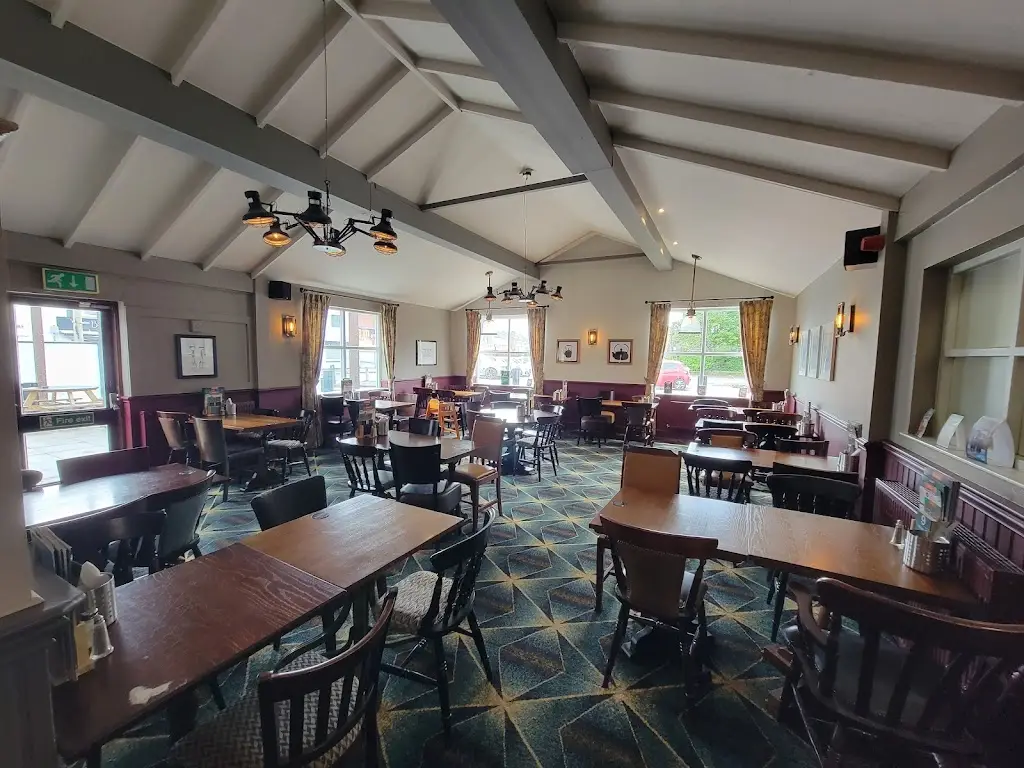 Hare & Hounds_Golborne_slider_image_1