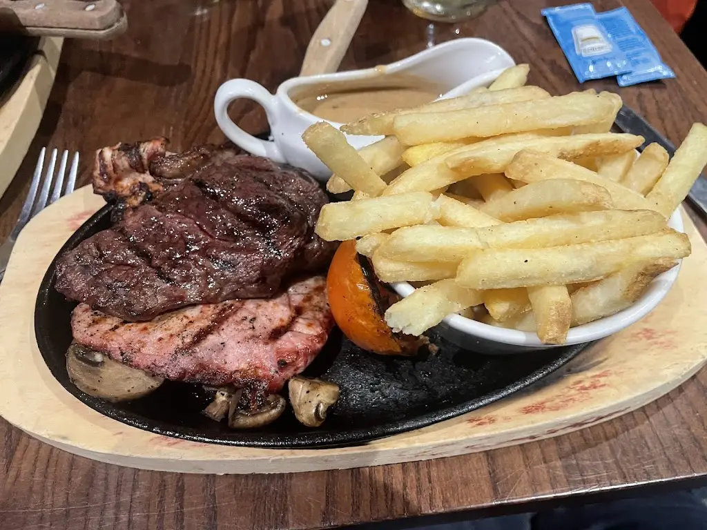 Hare & Hounds_Golborne_slider_image_2