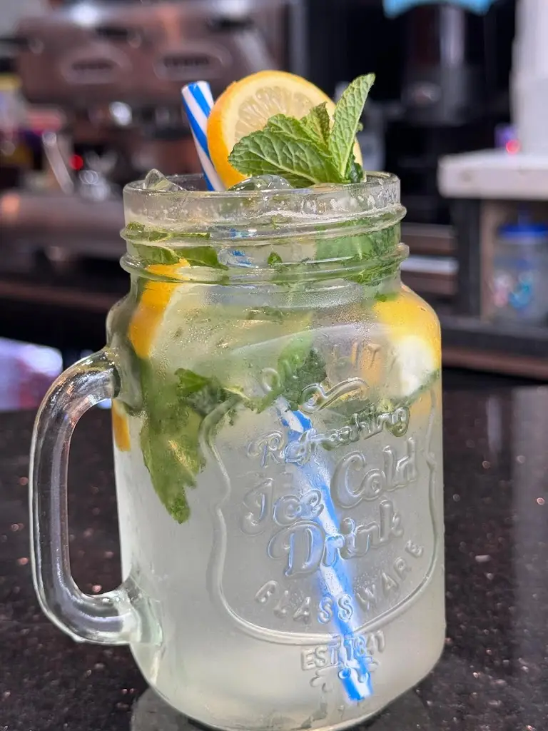 Brewista Crawley_Gossops Green_slider_image_3