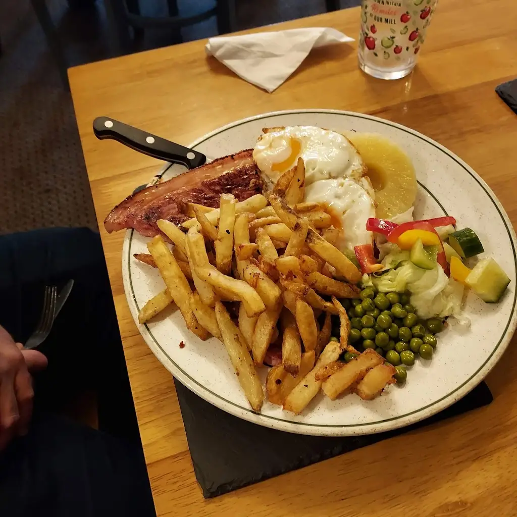 Greyhound Inn_Gobowen_slider_image_2