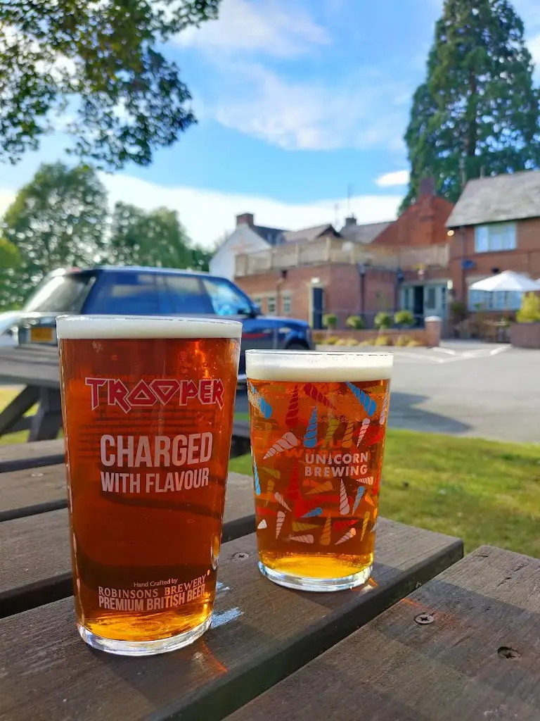 Neil Shell_Ye Olde Boote Inn_Gobowen_review