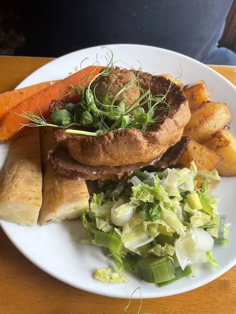 C J_The Fox and Hounds_Badsworth_review