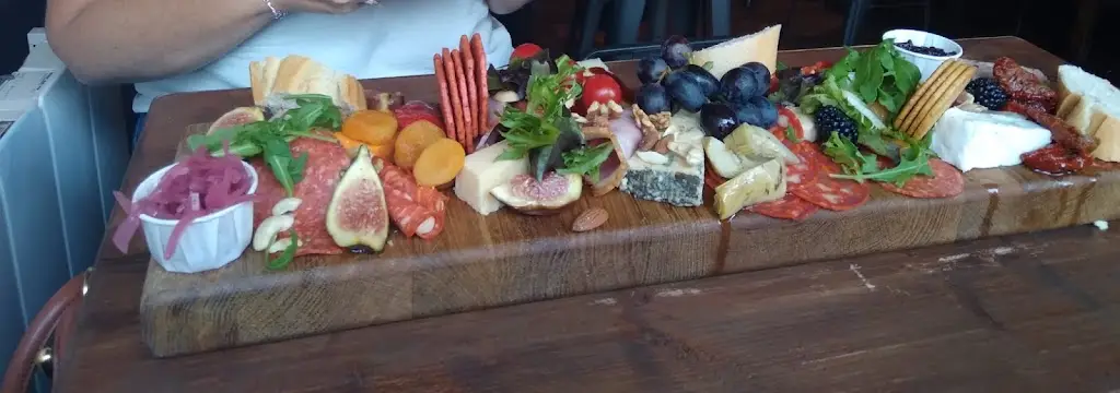 Joy Evans_56 Wine Beer Boards_Gobowen_review