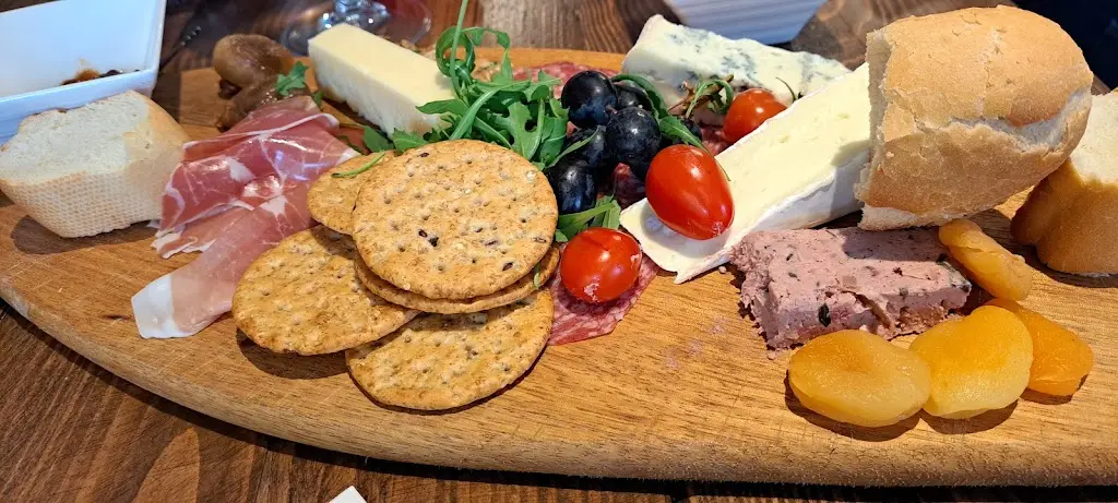 56 Wine Beer Boards_Gobowen_slider_image_2