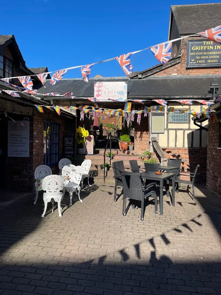 The Courtyard Eatery_Gobowen_slider_image_1