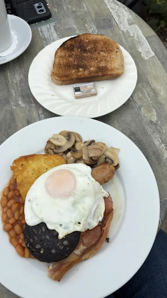 Jo Jhanji_The Walled Garden Café - Derwen College Marketplace_Gobowen_review