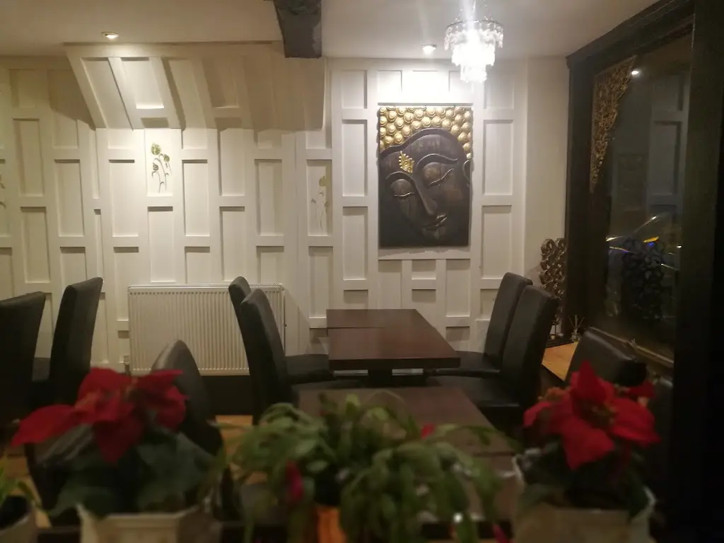 Nahling Thai Restaurant_Gobowen_slider_image_3