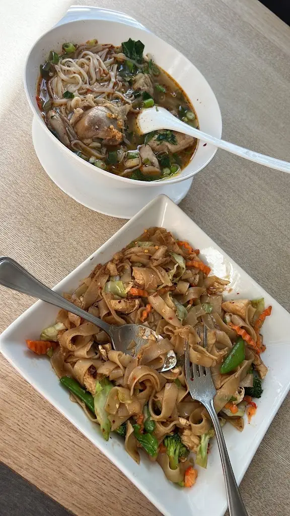 Menu_Tams Noodle Bar & Thai Food_Gobowen_image_8