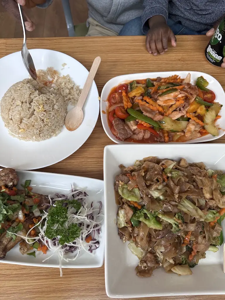 Oyin Imole-Oduguwa_Tams Noodle Bar & Thai Food_Gobowen_review