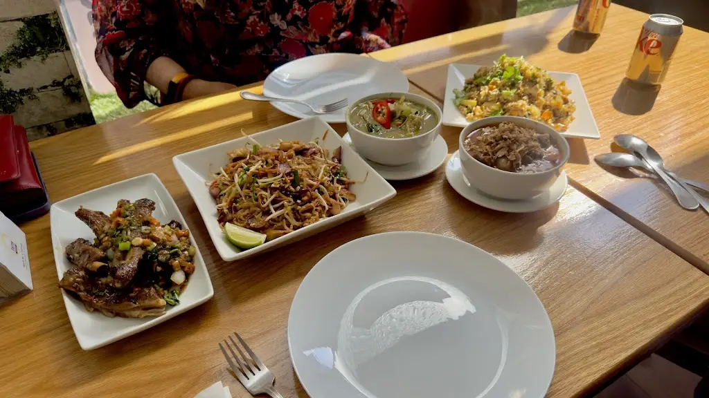 Lee Spinks_Tams Noodle Bar & Thai Food_Gobowen_review