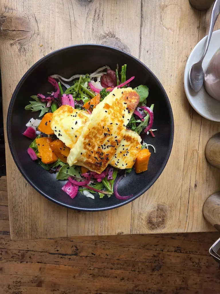 Liz Burgum_The Beech Tree_Gobowen_review