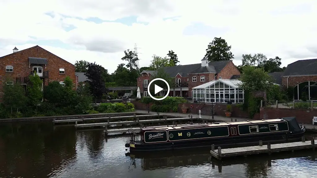 Lion Quays Resort & Spa restaurant in Gobowen