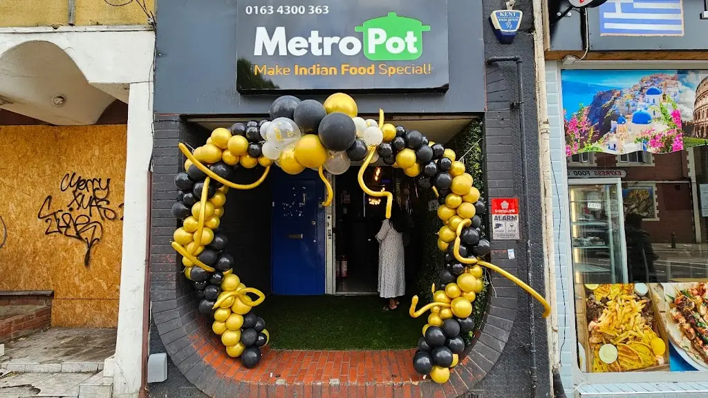 Metropot Restaurant Gillingham_Gillingham_slider_image_1