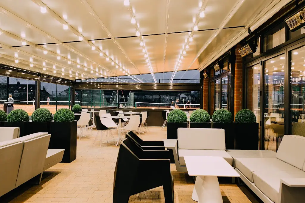 Avenue Tennis Restaurant restaurant in Gillingham