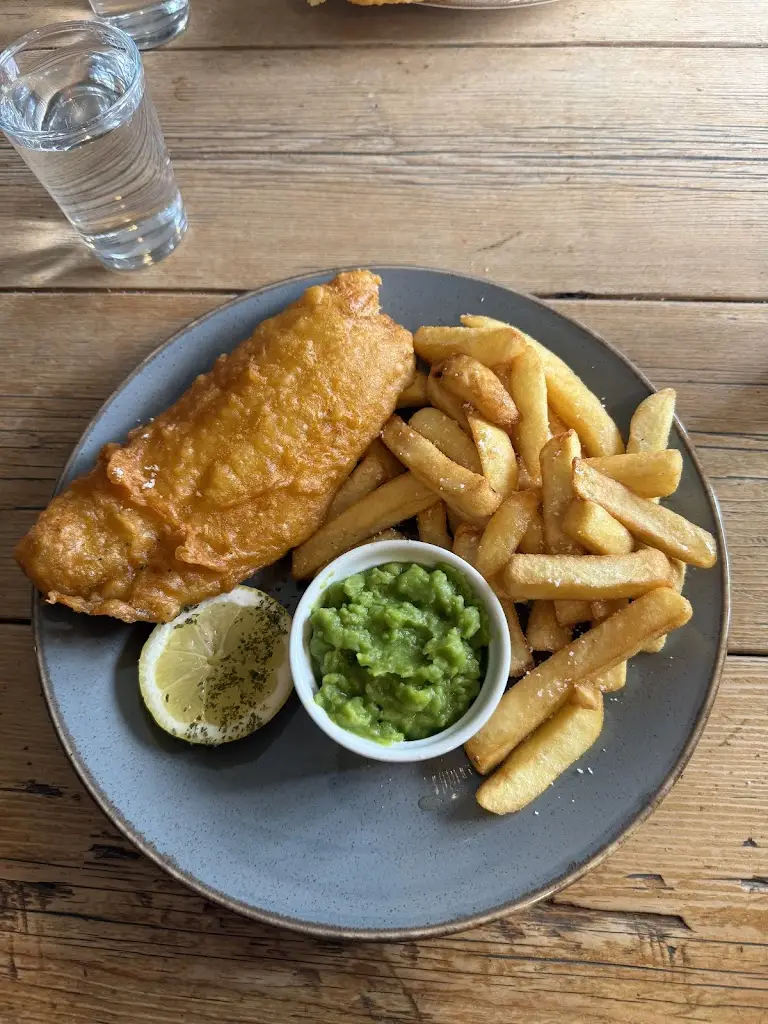 Andy_The Dolphin Inn_Gillingham_review