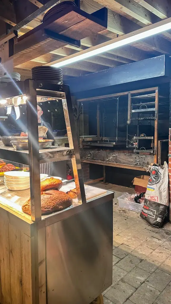 Simon Gudgeon_The Dog House_Gillingham_review