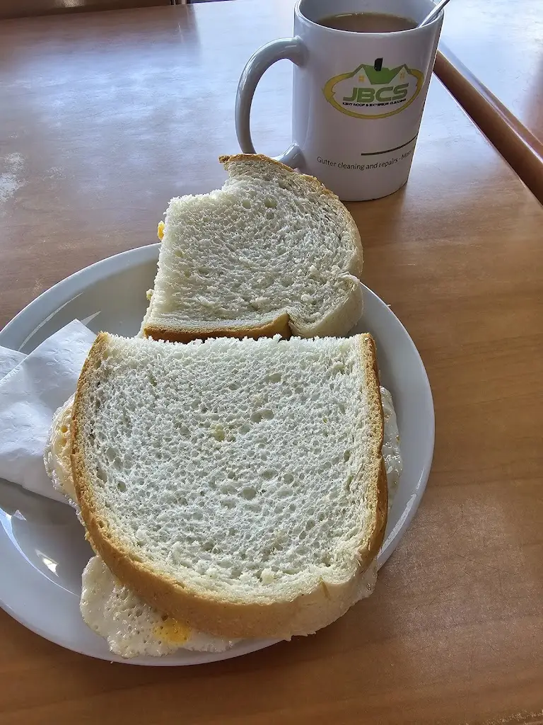 Elaine Higham_Ginas Cafe_Gillingham_review