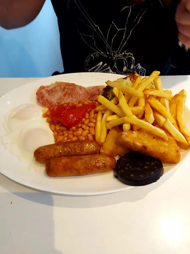 Caraline Sampson_Karen's Diner_Gillingham_review