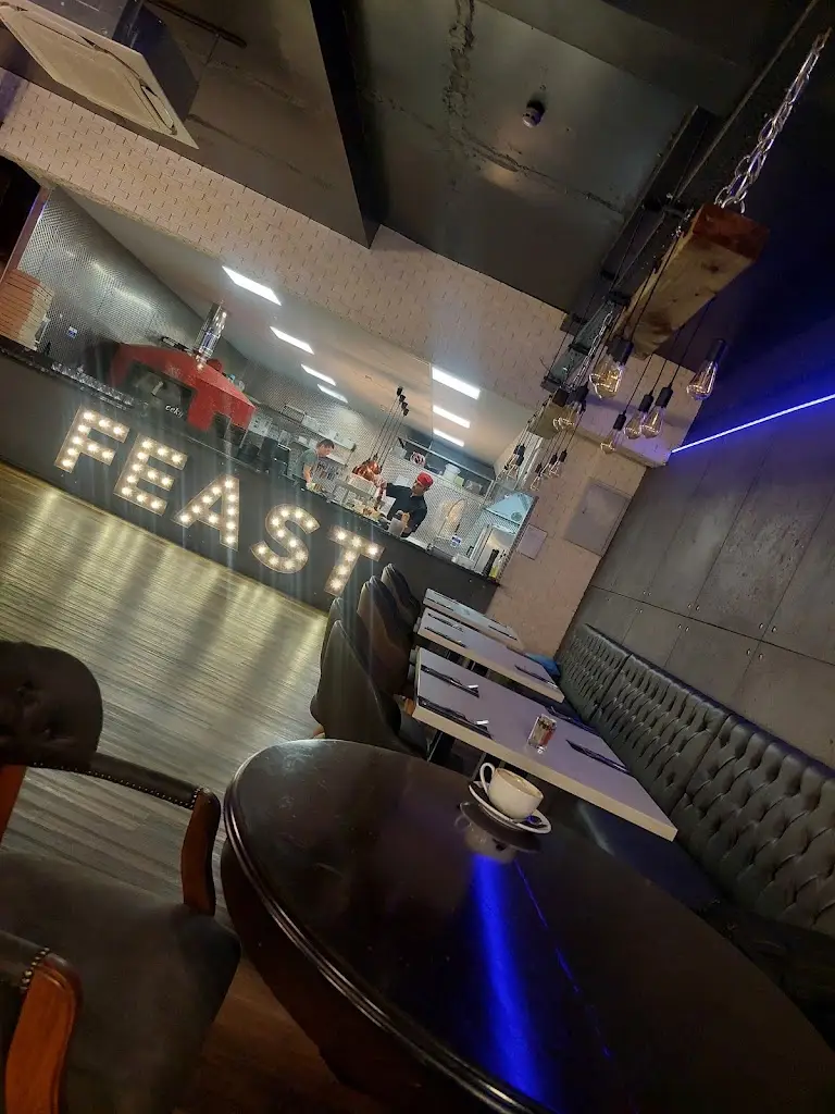 Szilvi Bondar_EUROPA GRAYS_Grays_review