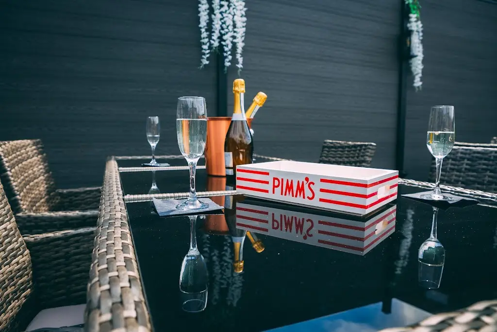 EUROPA GRAYS_Grays_slider_image_3