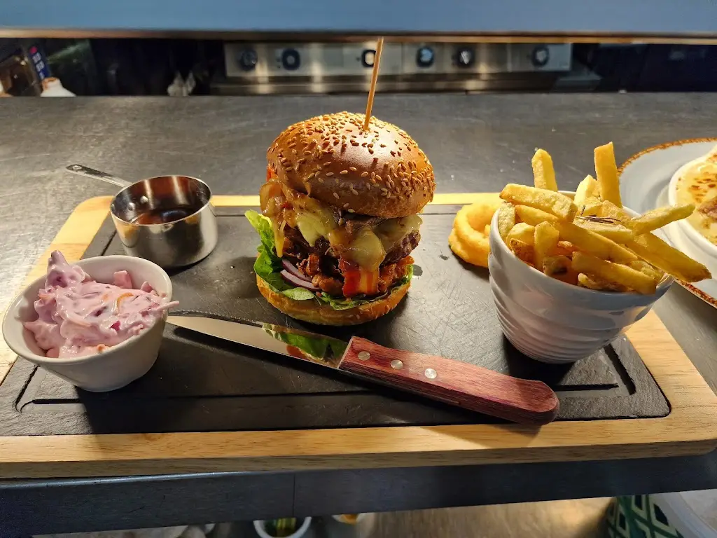 Menu_The Gravesberie Inn_Greasby_image_9