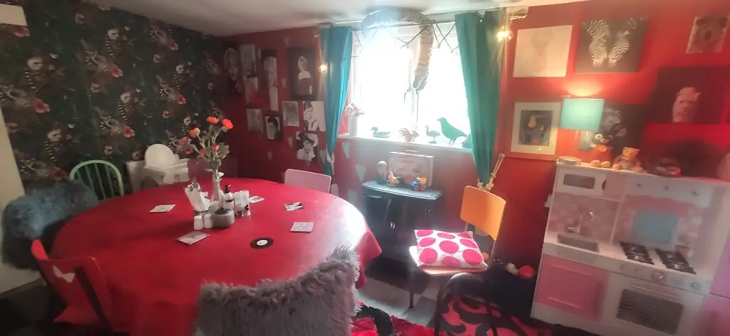 Ly M_Wendy's Community Cafe & Juice Bar_Great Bedwyn_review