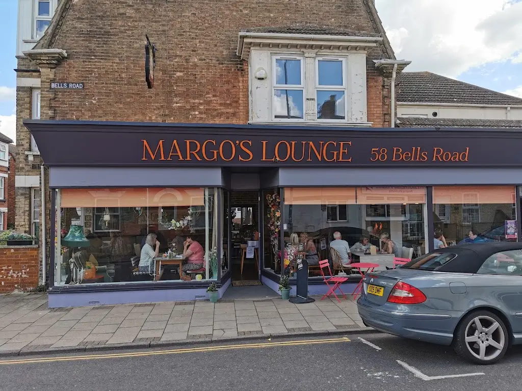 Margo's Lounge_Gorleston-on-Sea_slider_image_1