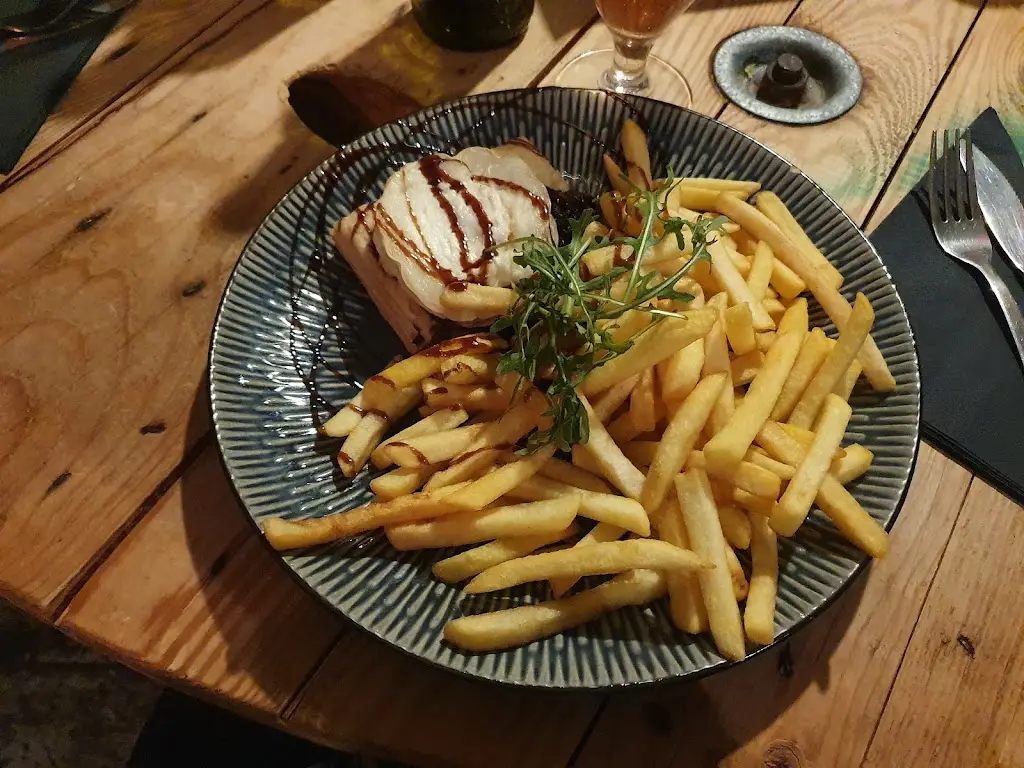 Danislava Pasheva_Gambas_Gorleston-on-Sea_review