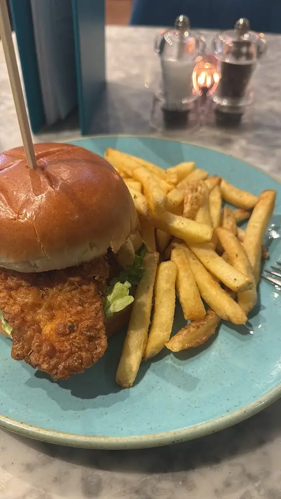 Eyitoyosi Onadipe_The Cliff Restaurant, Bar & Grill_Gorleston-on-Sea_review