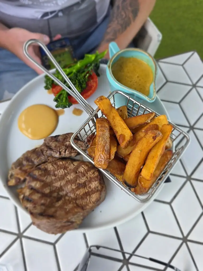 The Cliff Restaurant, Bar & Grill_Gorleston-on-Sea_slider_image_3