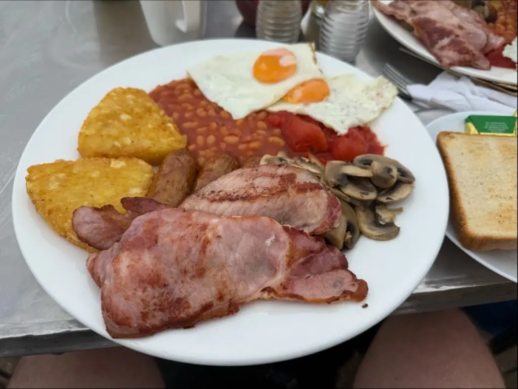 Stephen Vowles-Sheridan_Storm House Cafe_Gorleston-on-Sea_review