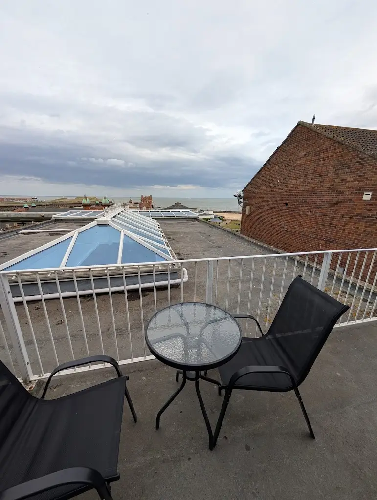 Gareth Bayliss_The Cliff Hotel_Gorleston-on-Sea_review