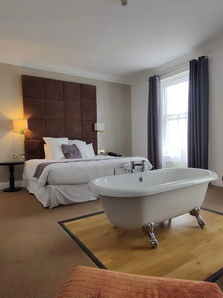 The Cliff Hotel_Gorleston-on-Sea_slider_image_2